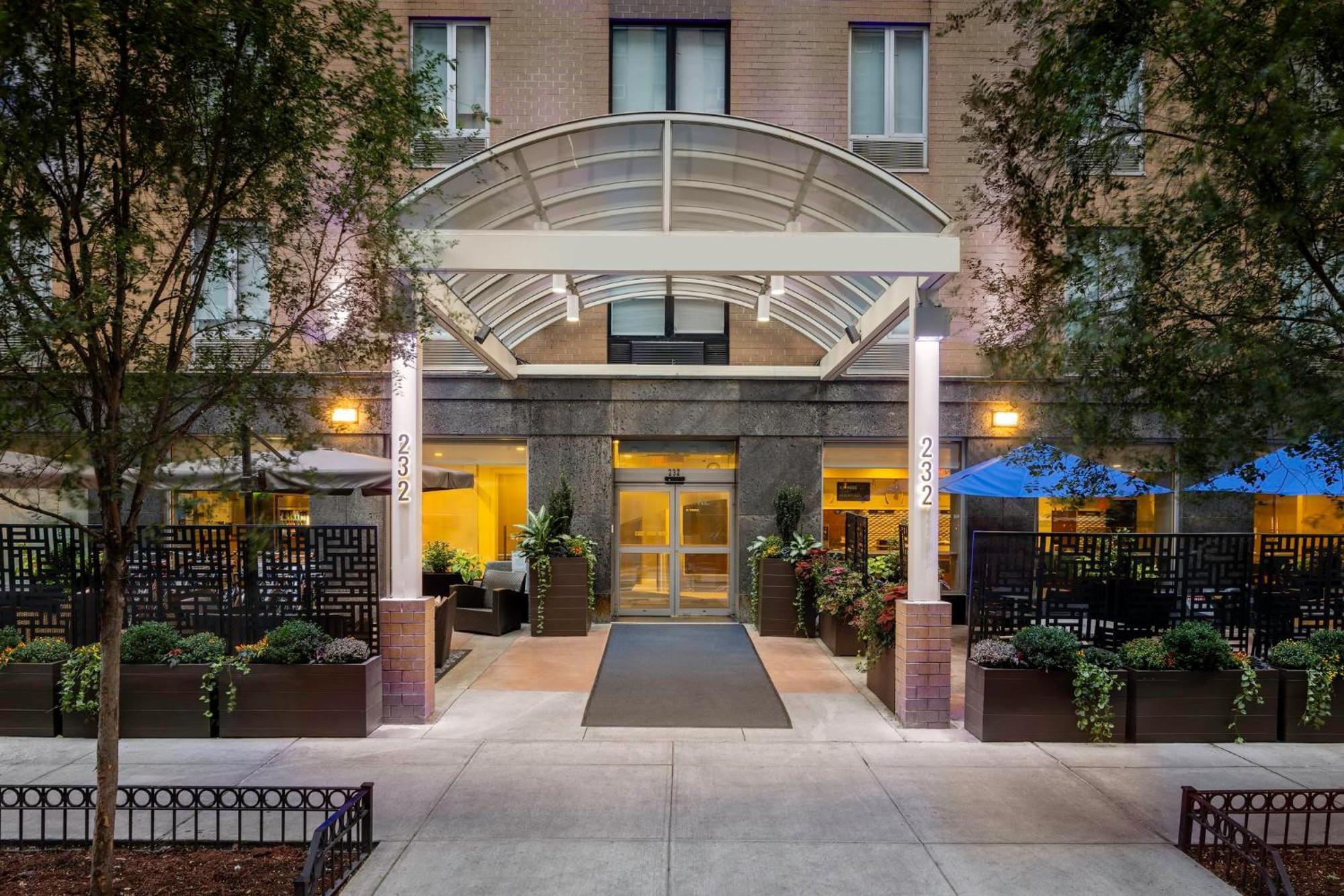 Hotel Holiday Express City Chelsea By Ihg 3*