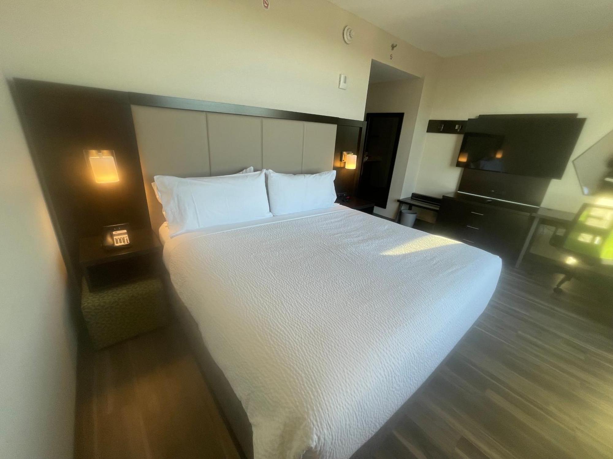 Hotel Express Long Island E - By Ihg 3*