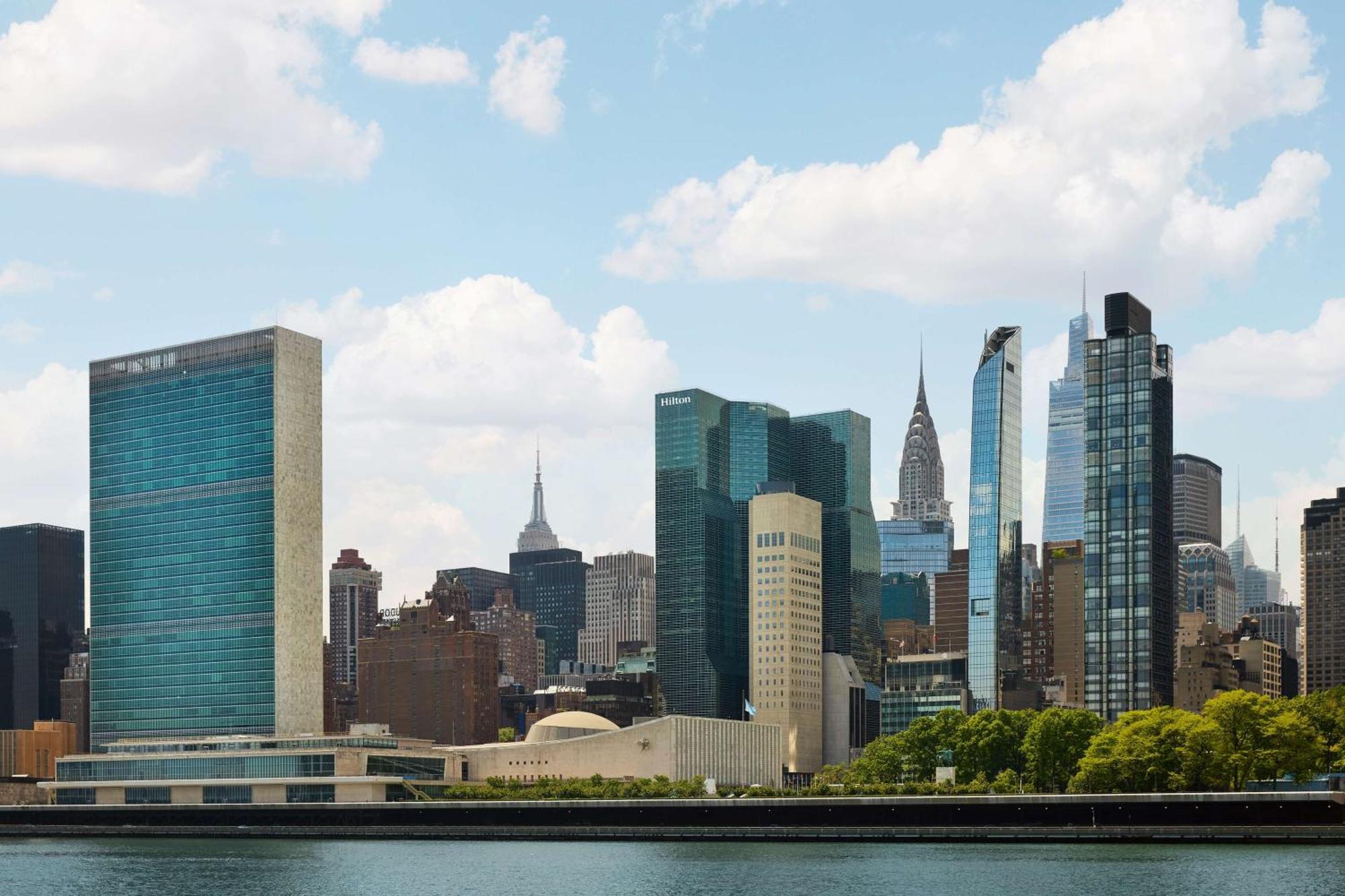 Millennium Hilton One Un Plaza Hotel 4*