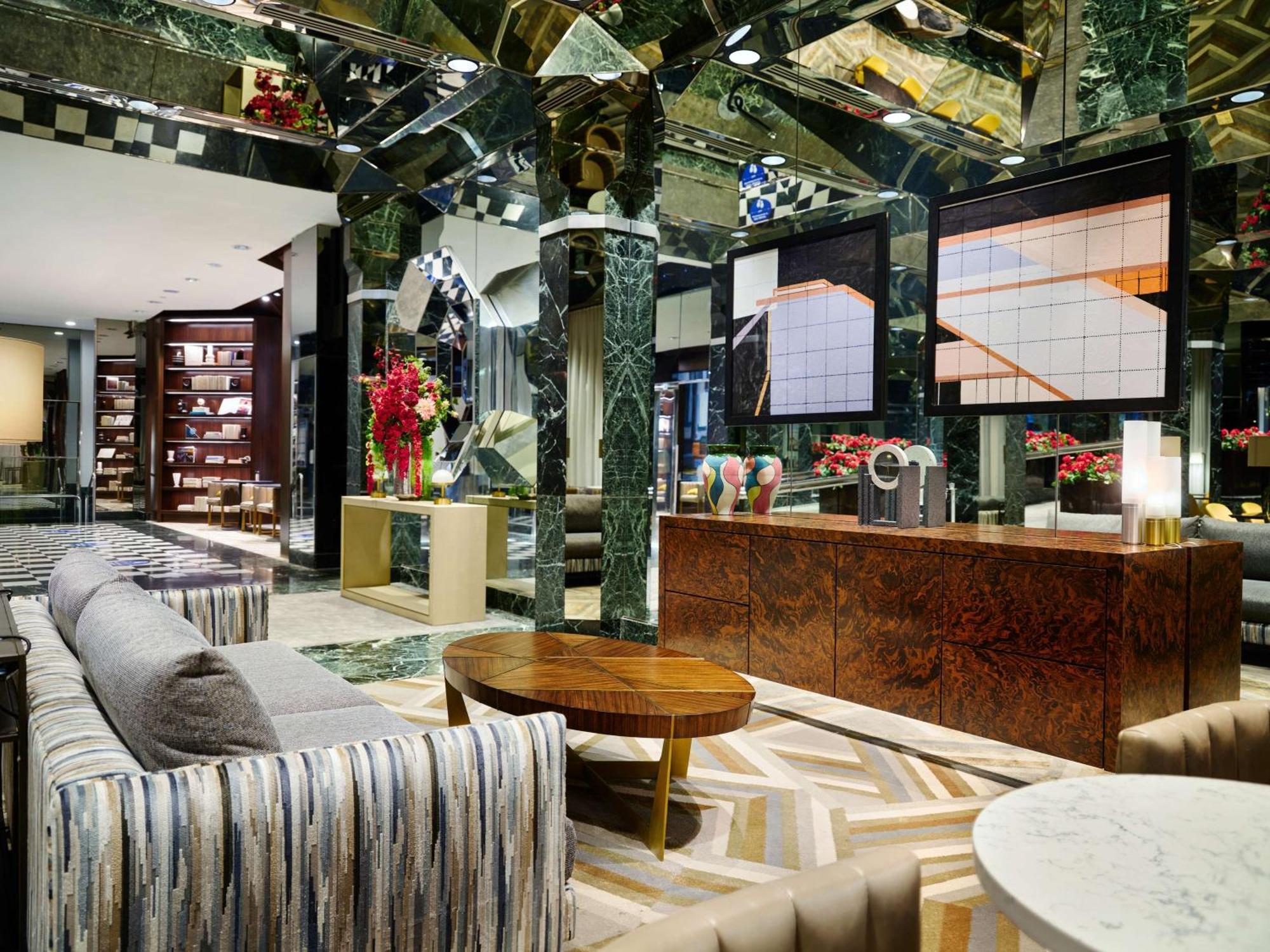 Hotel Millennium Hilton One Un Plaza 4*