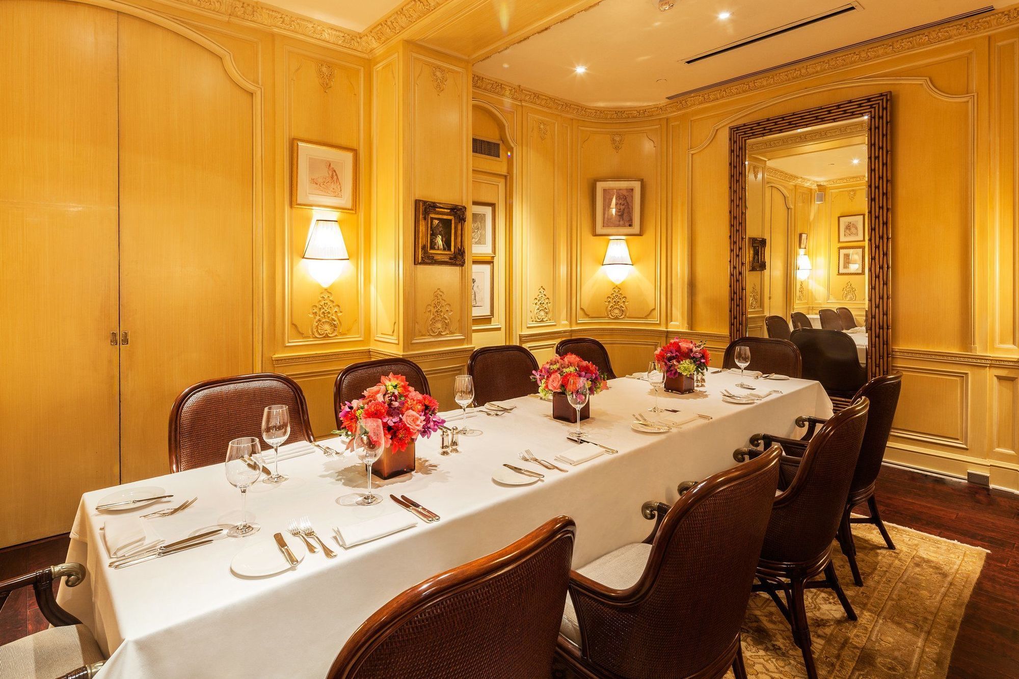 Hotel Plaza Athenee 5*