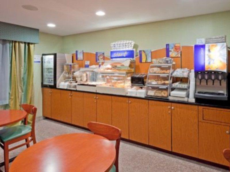 Hotel Holiday Express Brooklyn, An Ihg 3*