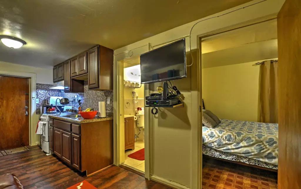 Two Bedroom - North East Bronx Apartment New York