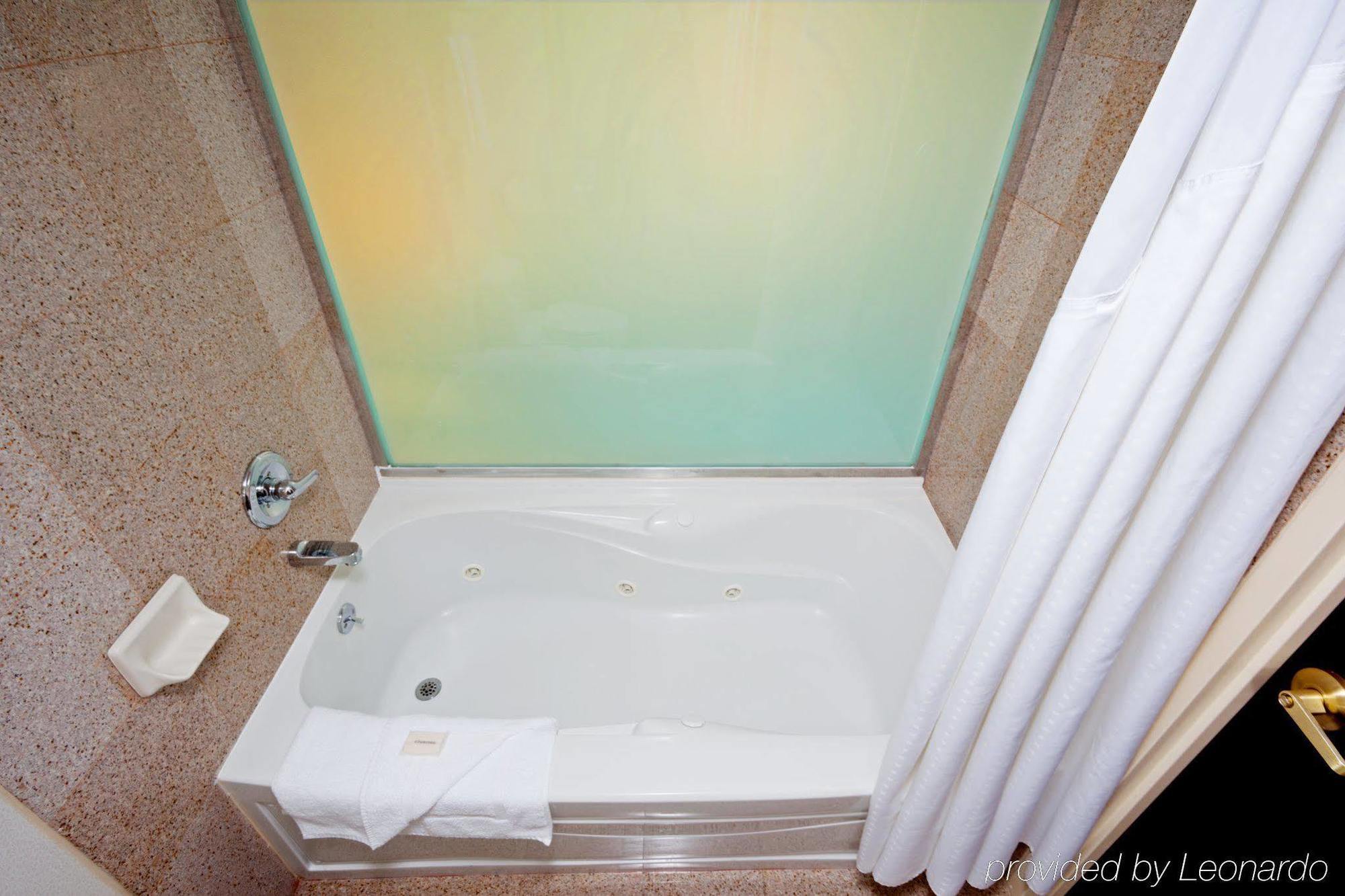 Holiday Express Brooklyn, An Ihg Hotel