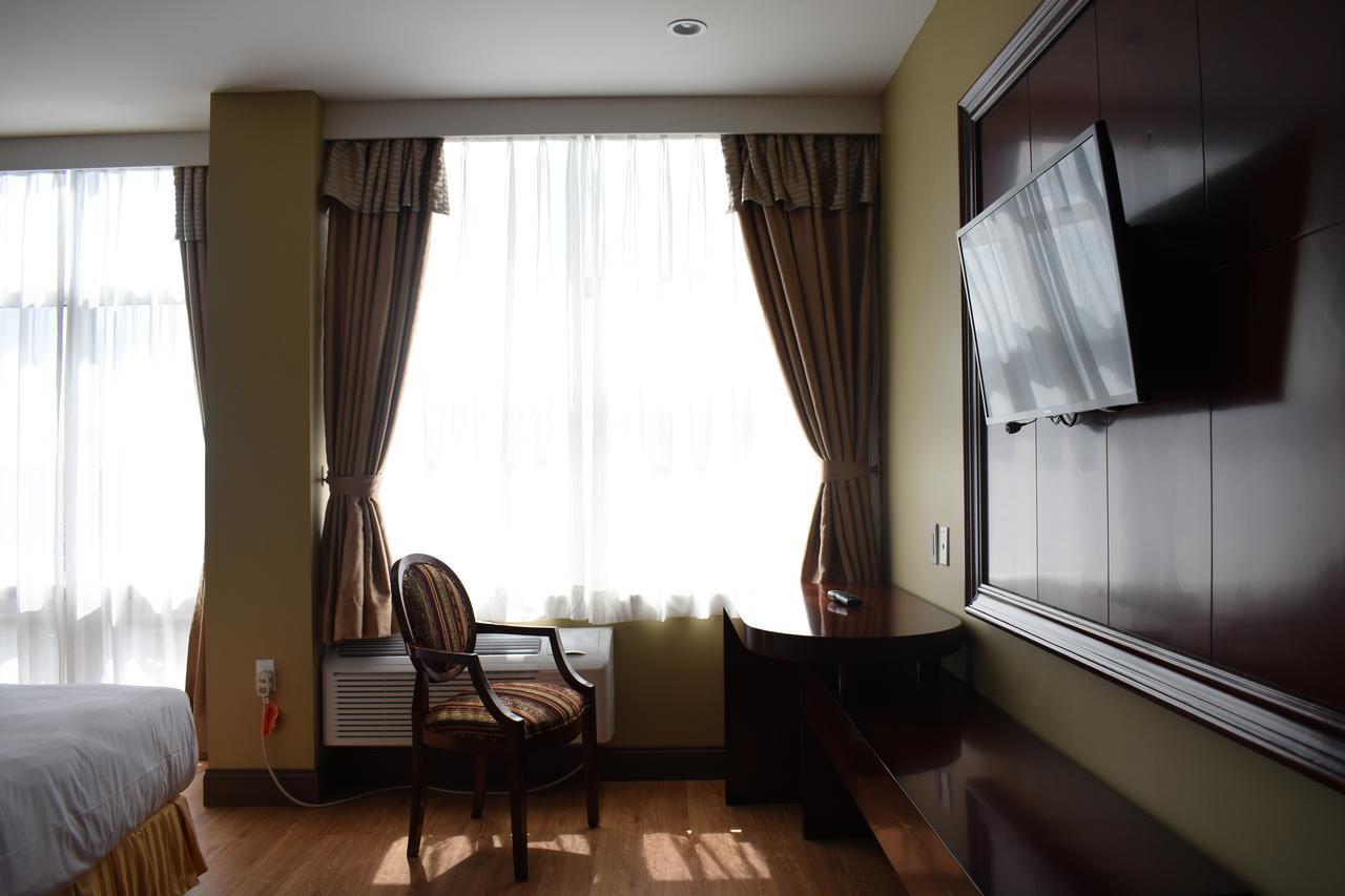 Hotel The Queens 2*