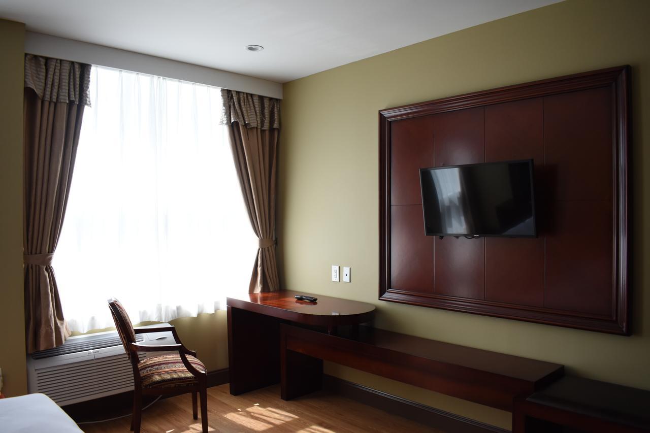 Hotel The Queens