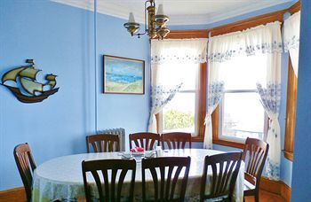 Harbor House 2*