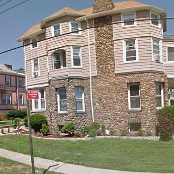 Harbor House Bed & Breakfast 2*
