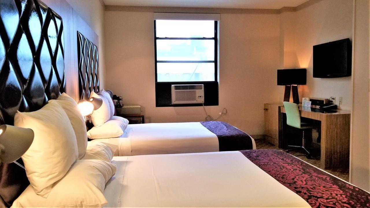 Night Broadway 3*