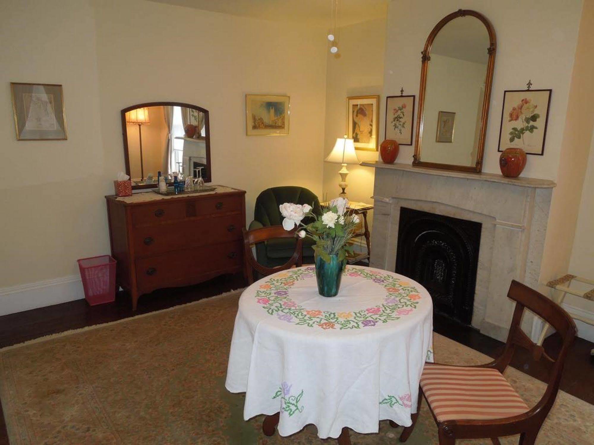 Victorian Of Staten Island Bed & Breakfast
