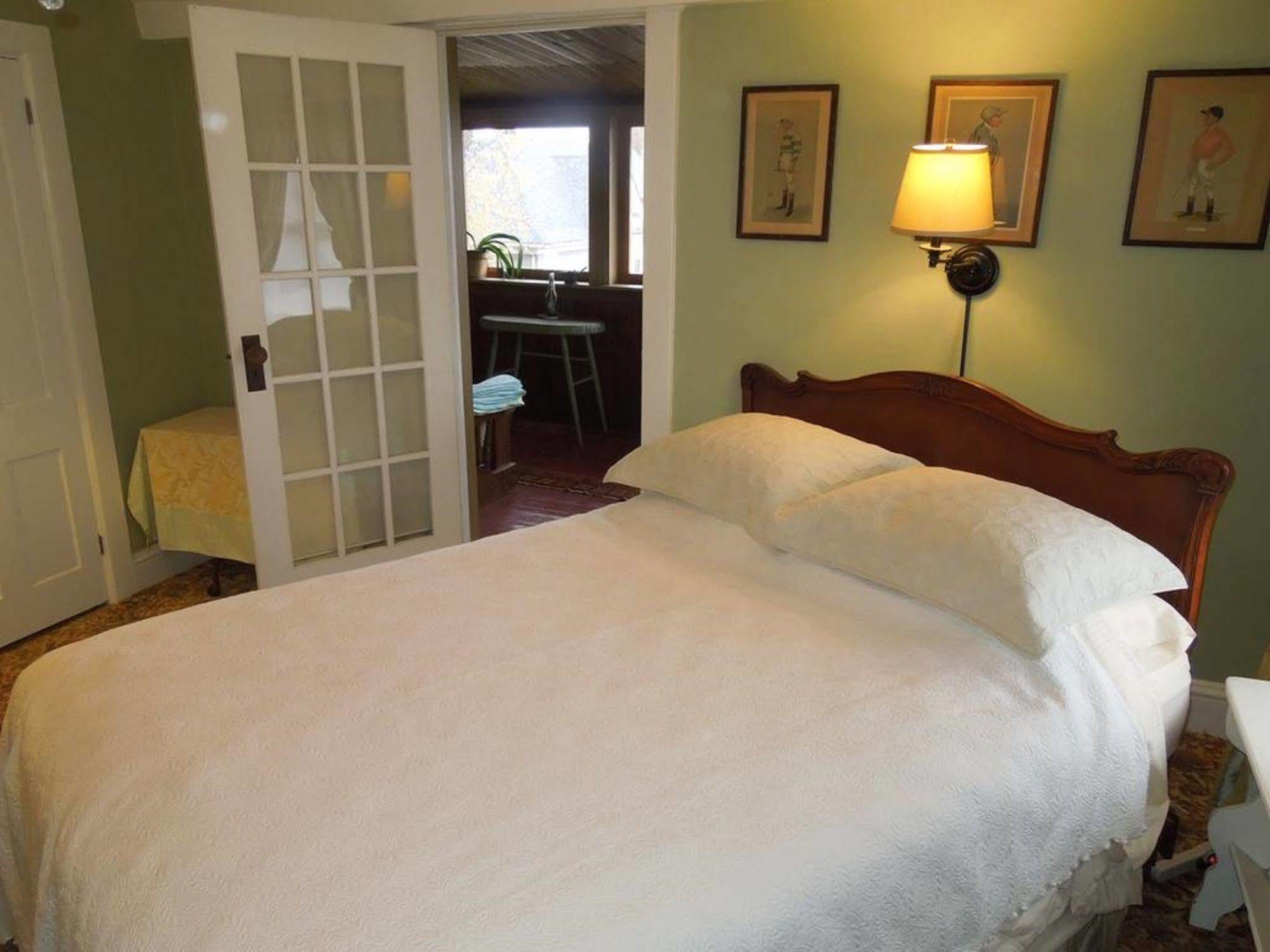 Victorian Of Staten Island Bed & Breakfast