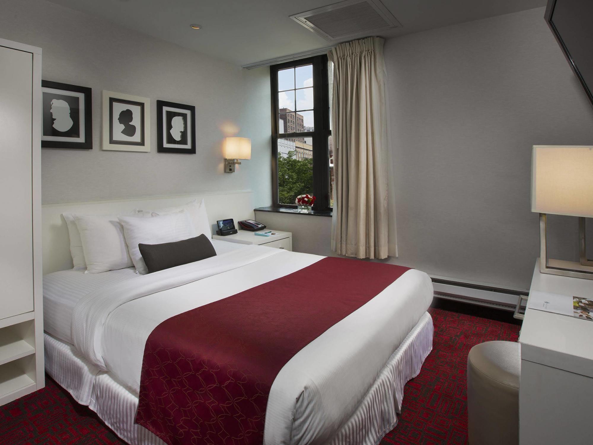 The Moore Hotel 4*