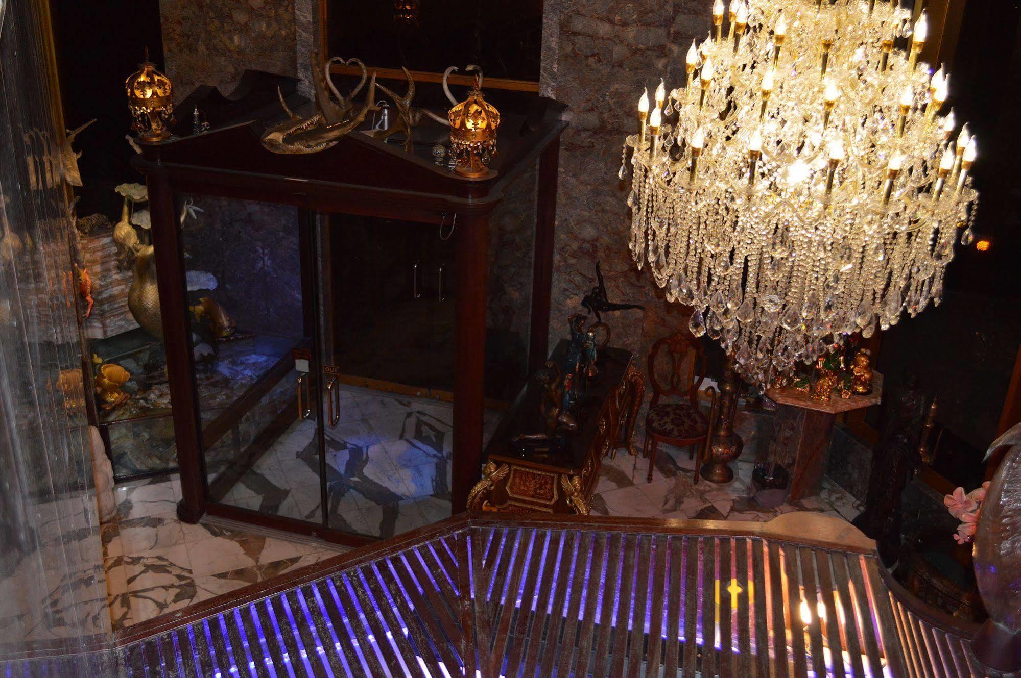 Paris Hotel