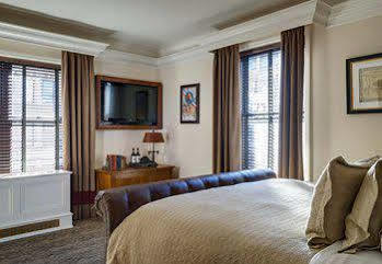 Carlton Hotel, Autograph Collection