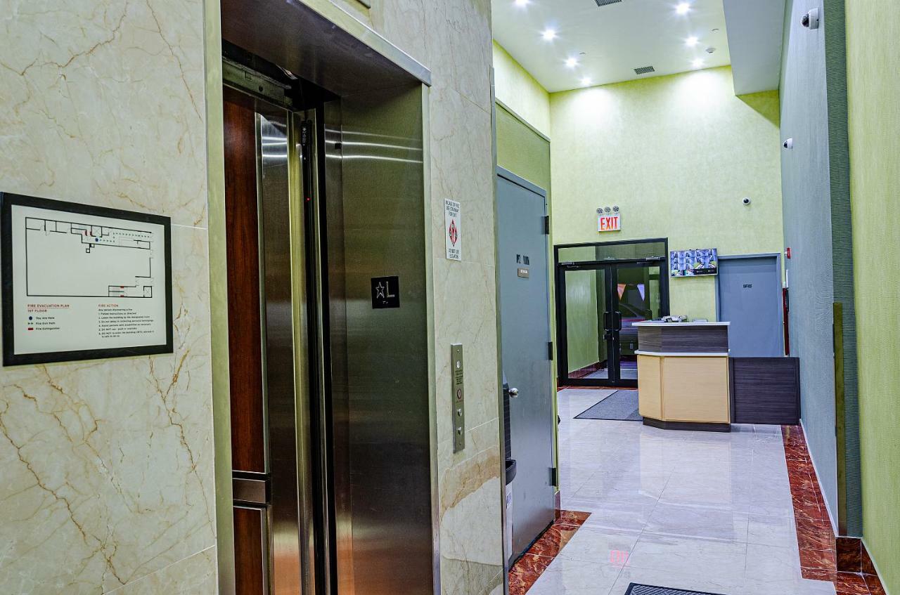 Hotel Elmhurst New York