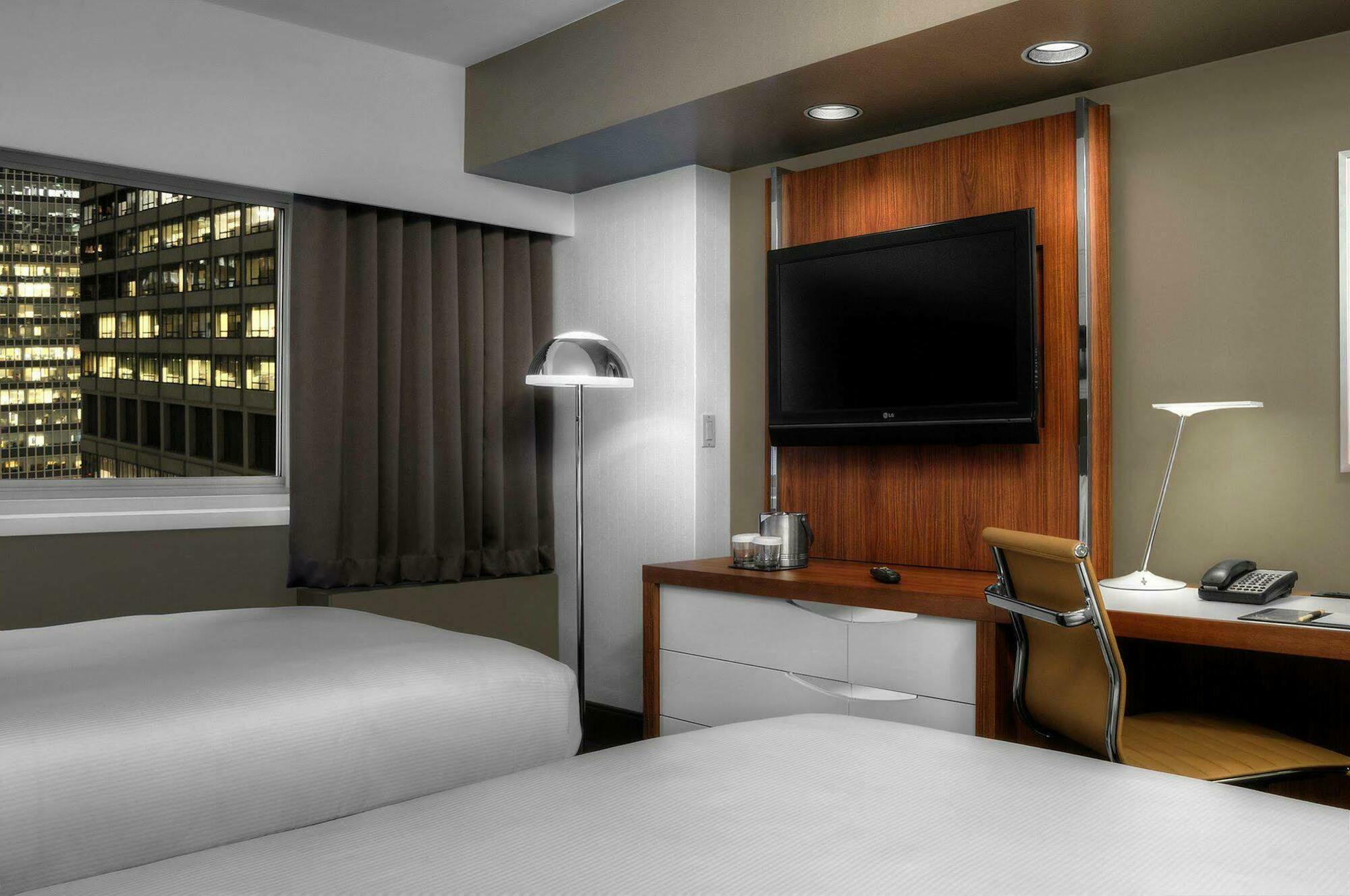 Doubletree By Hilton Metropolitan Hotel