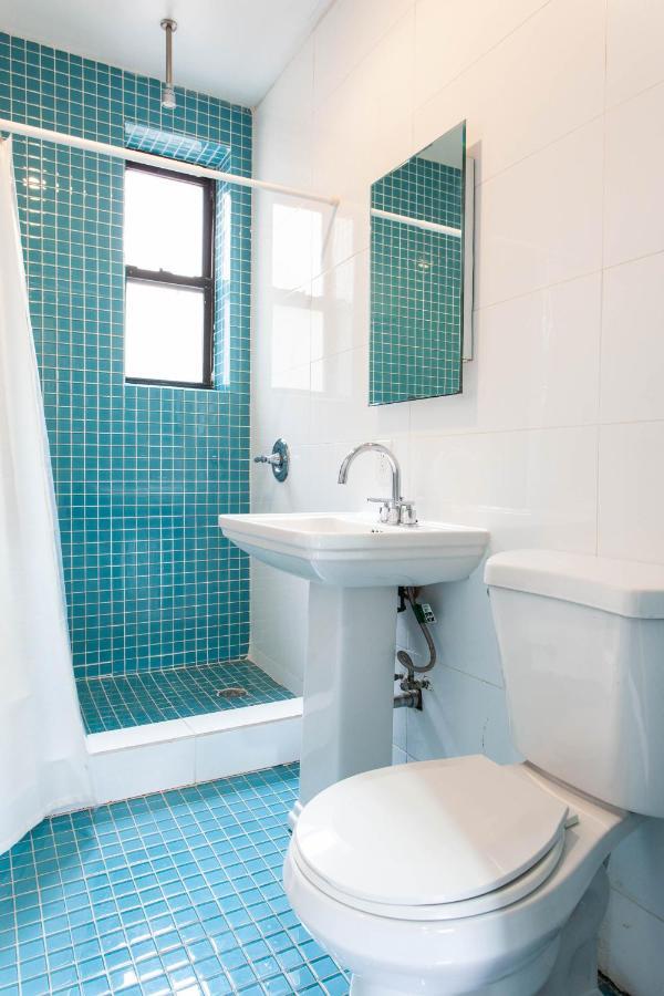 Private Bedroom In City Hostel New York