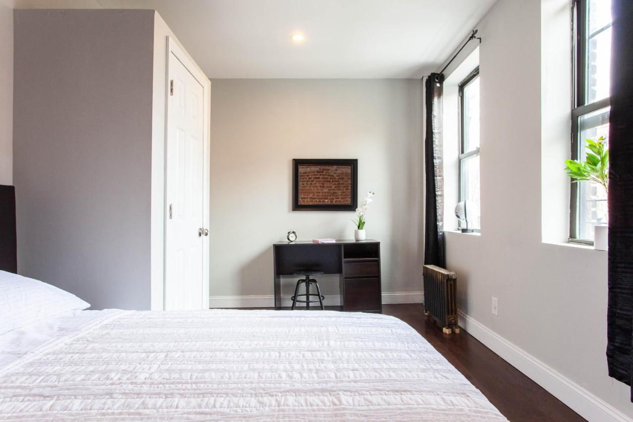 Private Bedroom In City Hostel New York