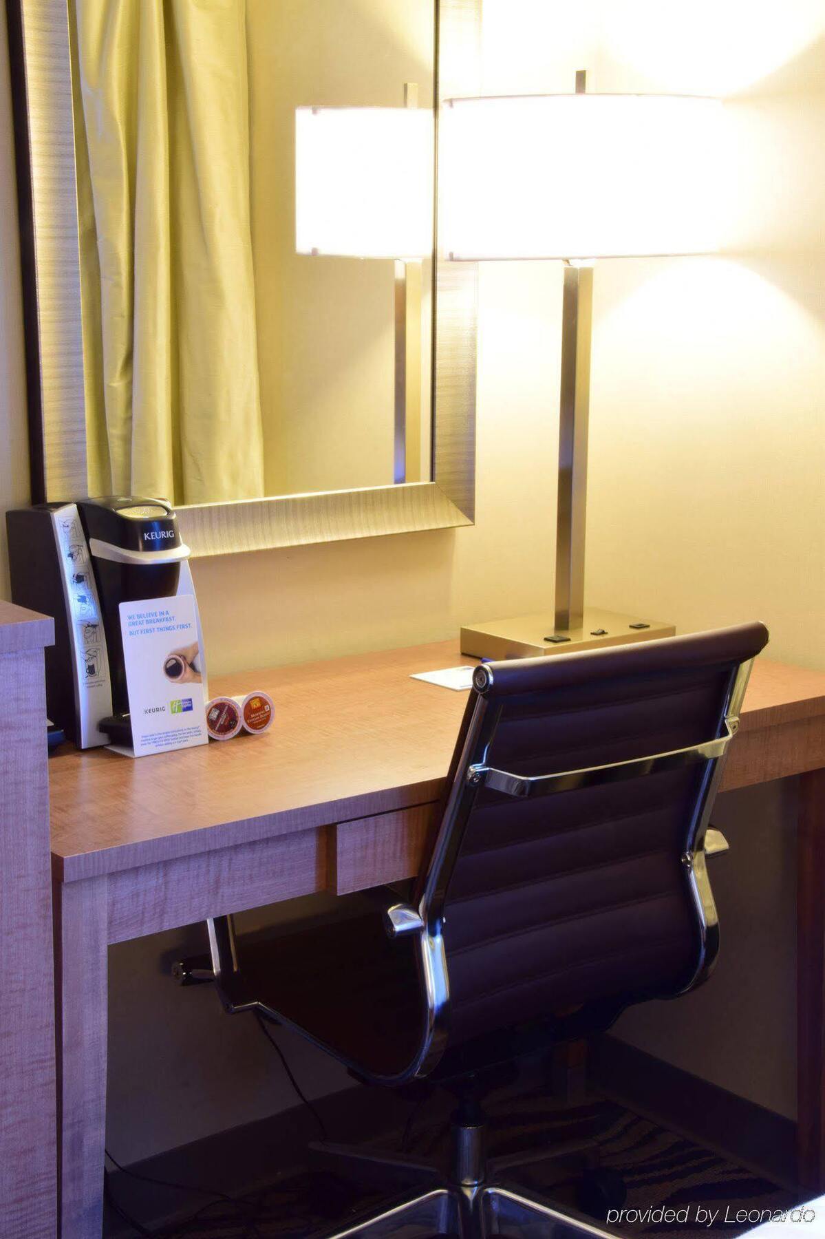 Holiday Express Brooklyn, An Ihg 3*