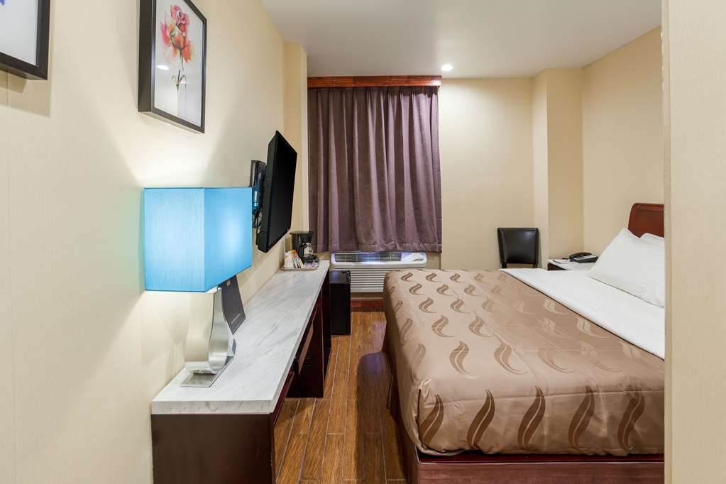 Quality Near Sunset Park Hotel 3*